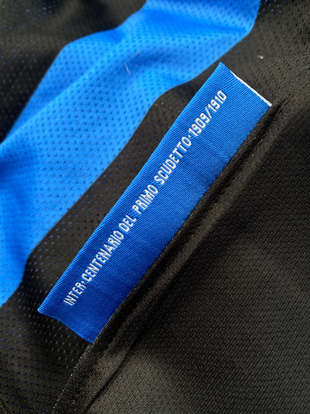 Jersey Retro Inter Milan 2010 Local Final Champions League etiqueta