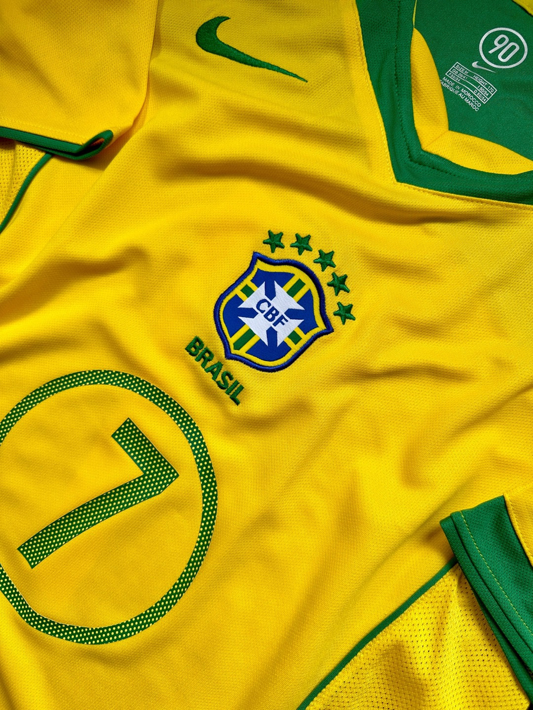 Jersey Retro Brasil 2004 2006 Local Adriano detalle