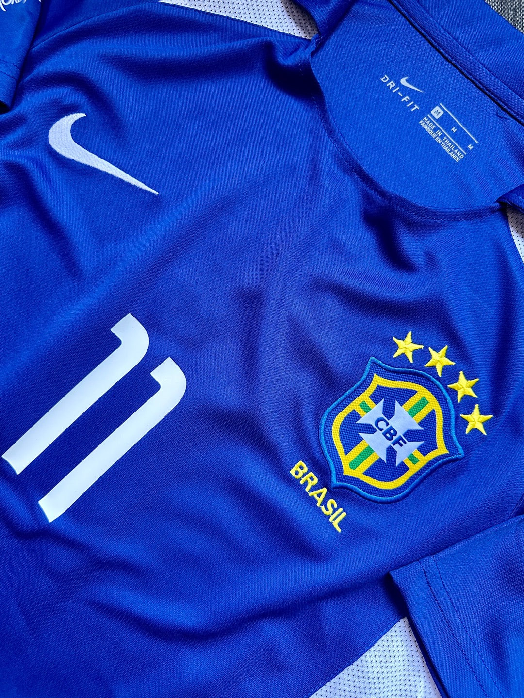 Jersey Retro Brasil 2002 Visitante Ronaldinho detalle