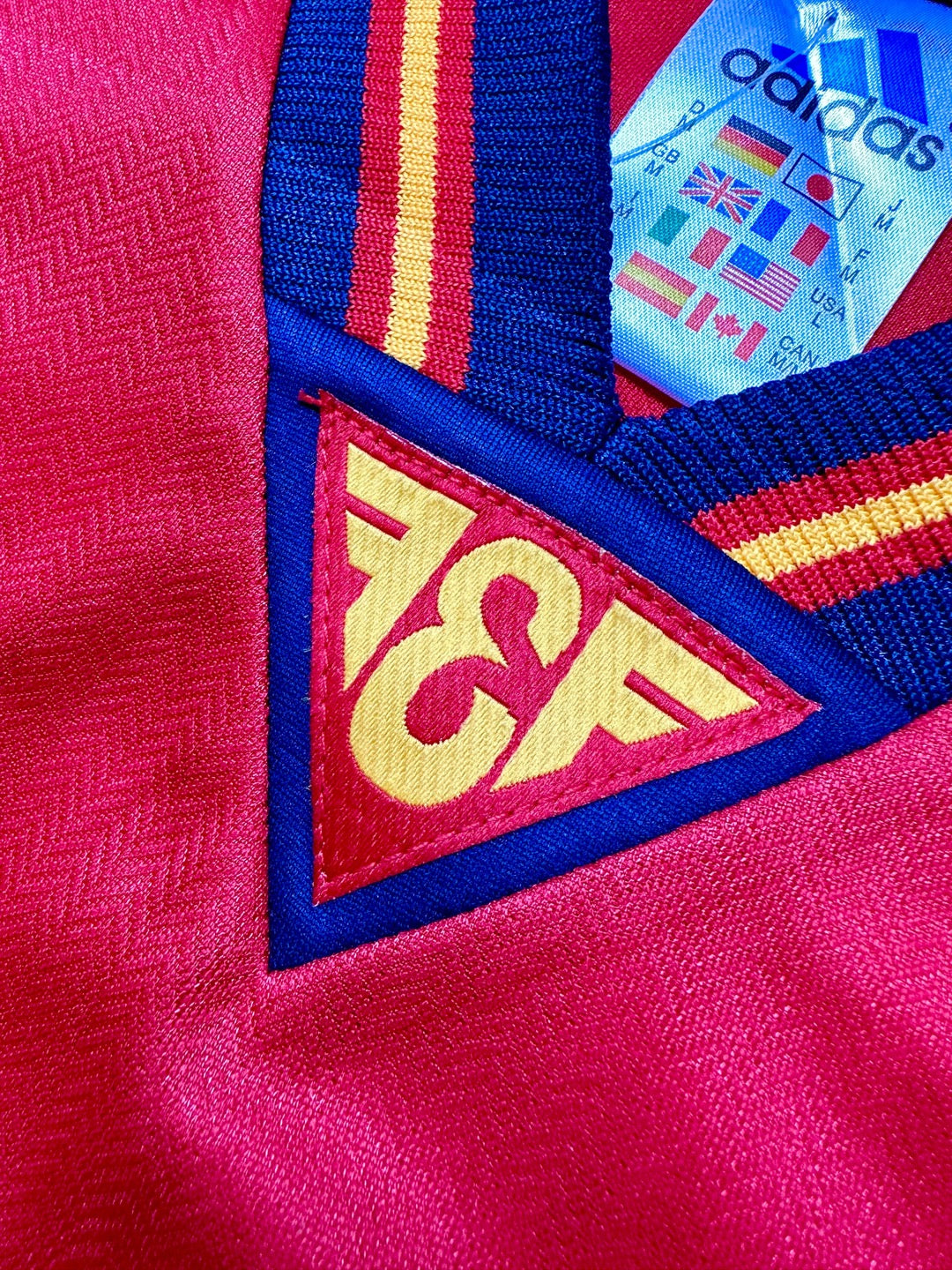 Jersey Retro España 1998 Local Raúl cuello
