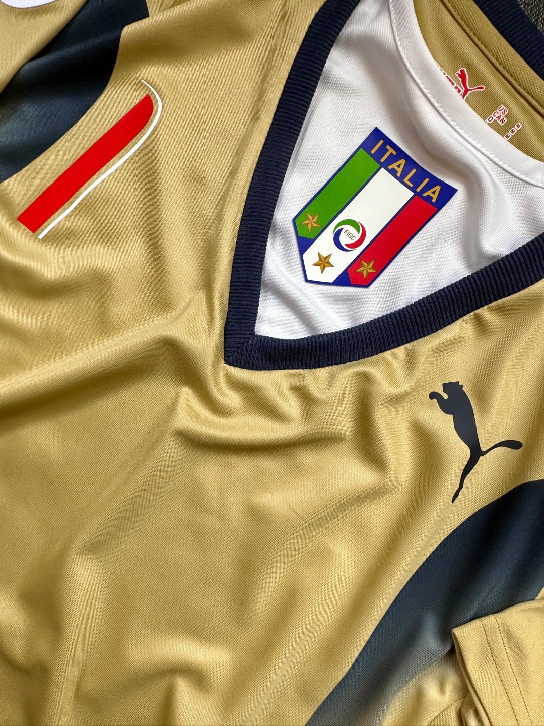 Jersey Retro Italia 2006 Portero Buffon Campeón del Mundo detalle