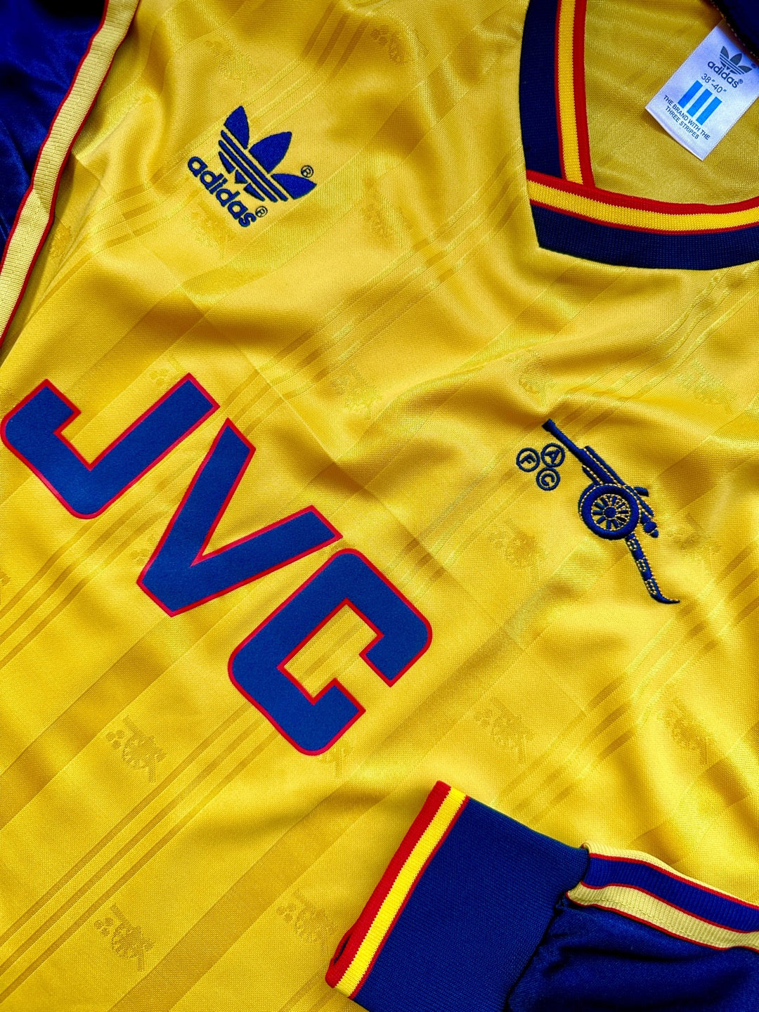 Jersey Retro Arsenal 1989 1991 Visitante Manga Larga detalle