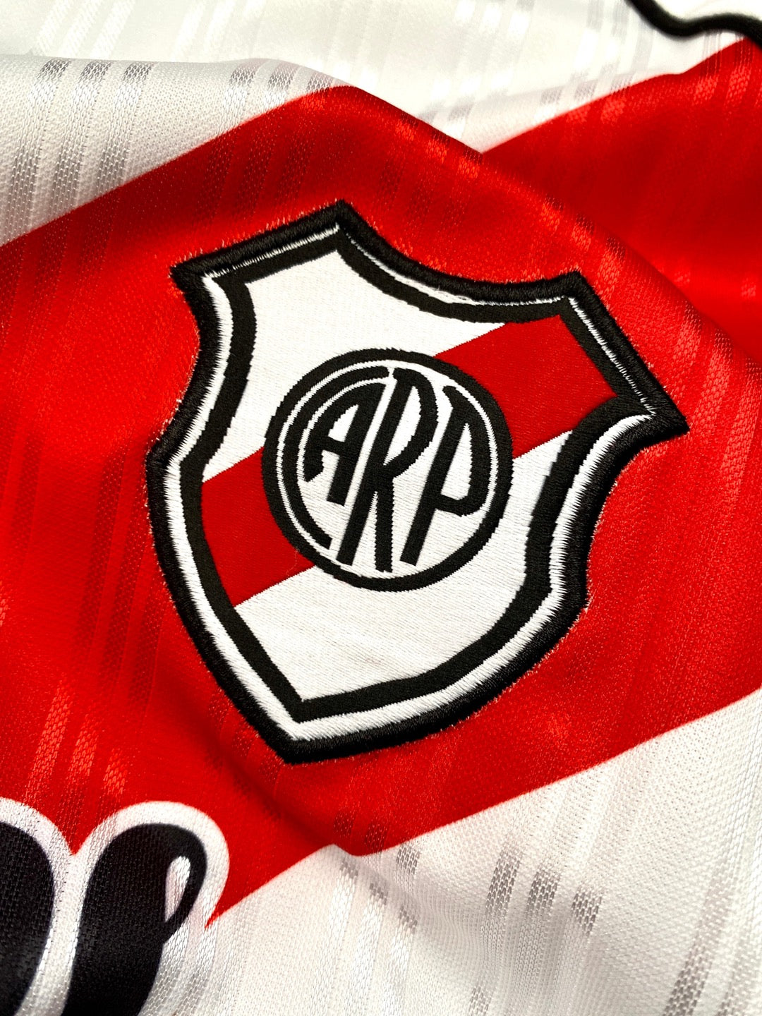 Jersey Retro River Plate 1995 1996 Local escudo