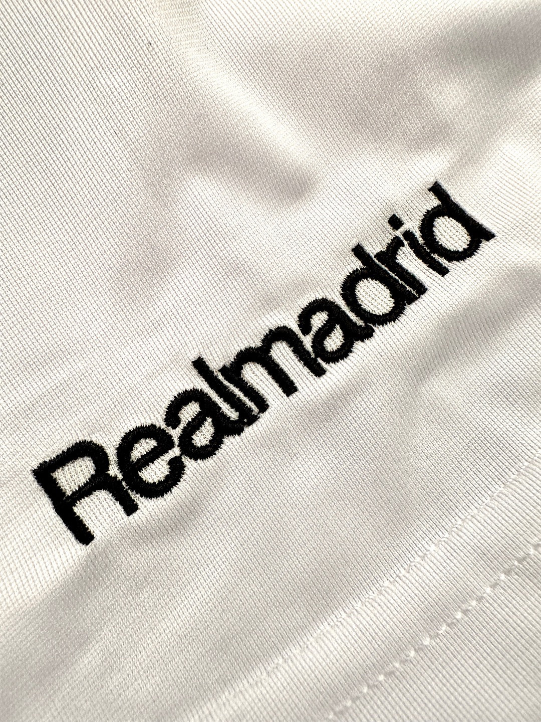 Jersey Retro Real Madrid 2005 2006 Local Manga Larga cuello