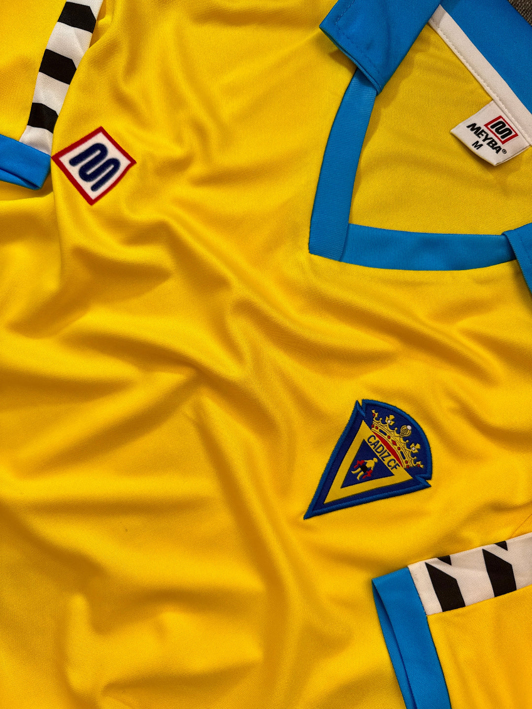 Jersey Cádiz Futbol Club 1983 1984 Local "Mágico" González