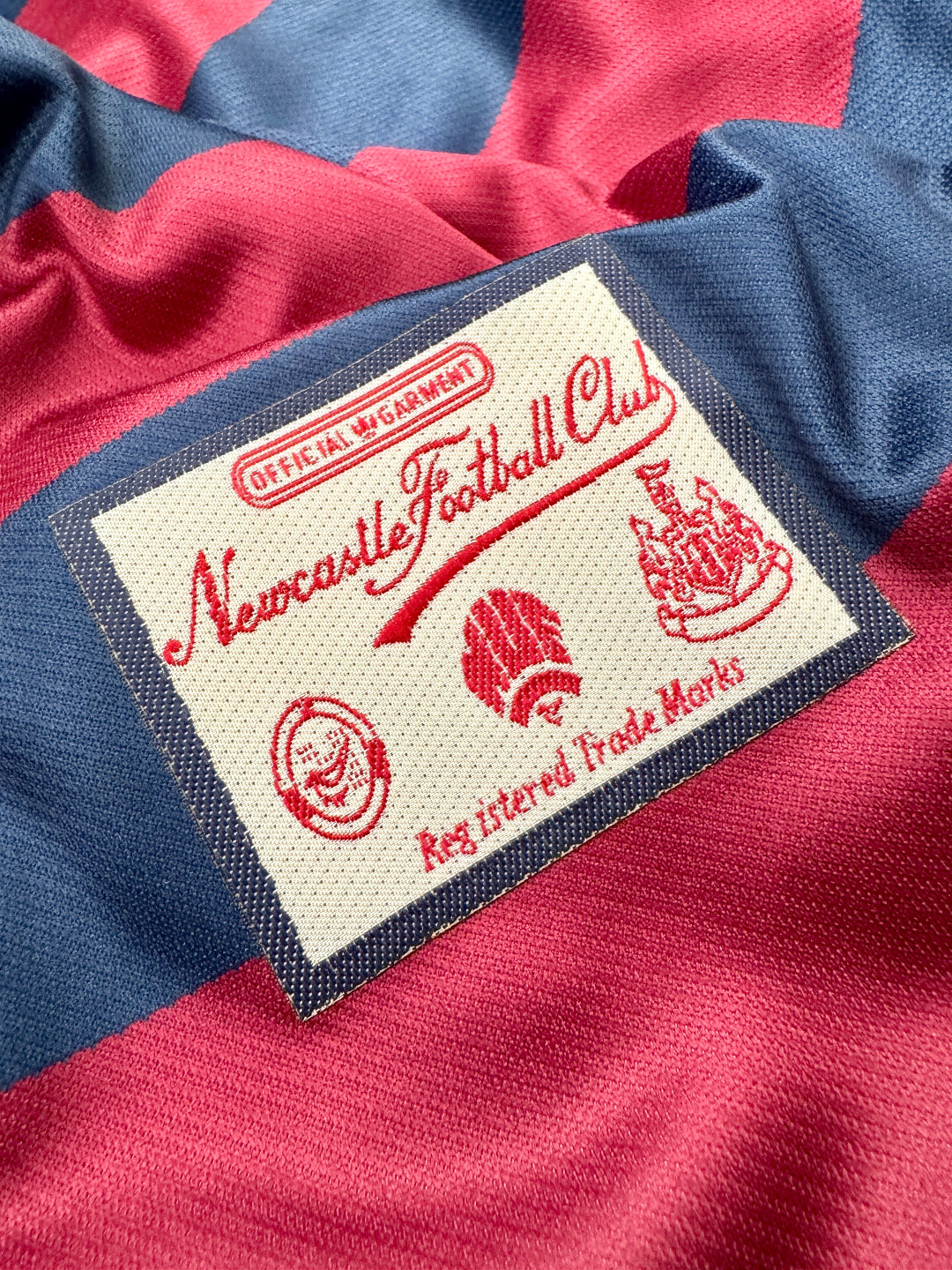 Jersey Retro Newcastle United 1995 1996 Visitante Manga Larga