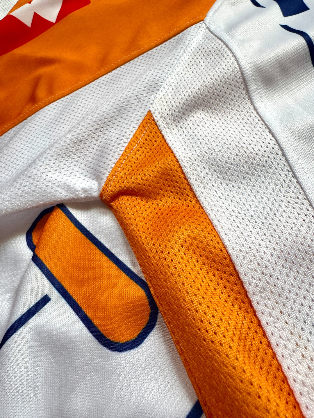 Jersey Retro Pumas 2004 Vistante Manga Larga Bicampeón