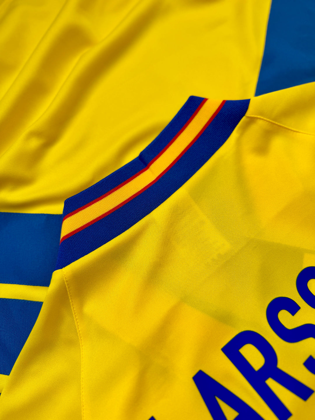 Jersey Retro Suecia Copa Mundial USA 1994 Local Larsson