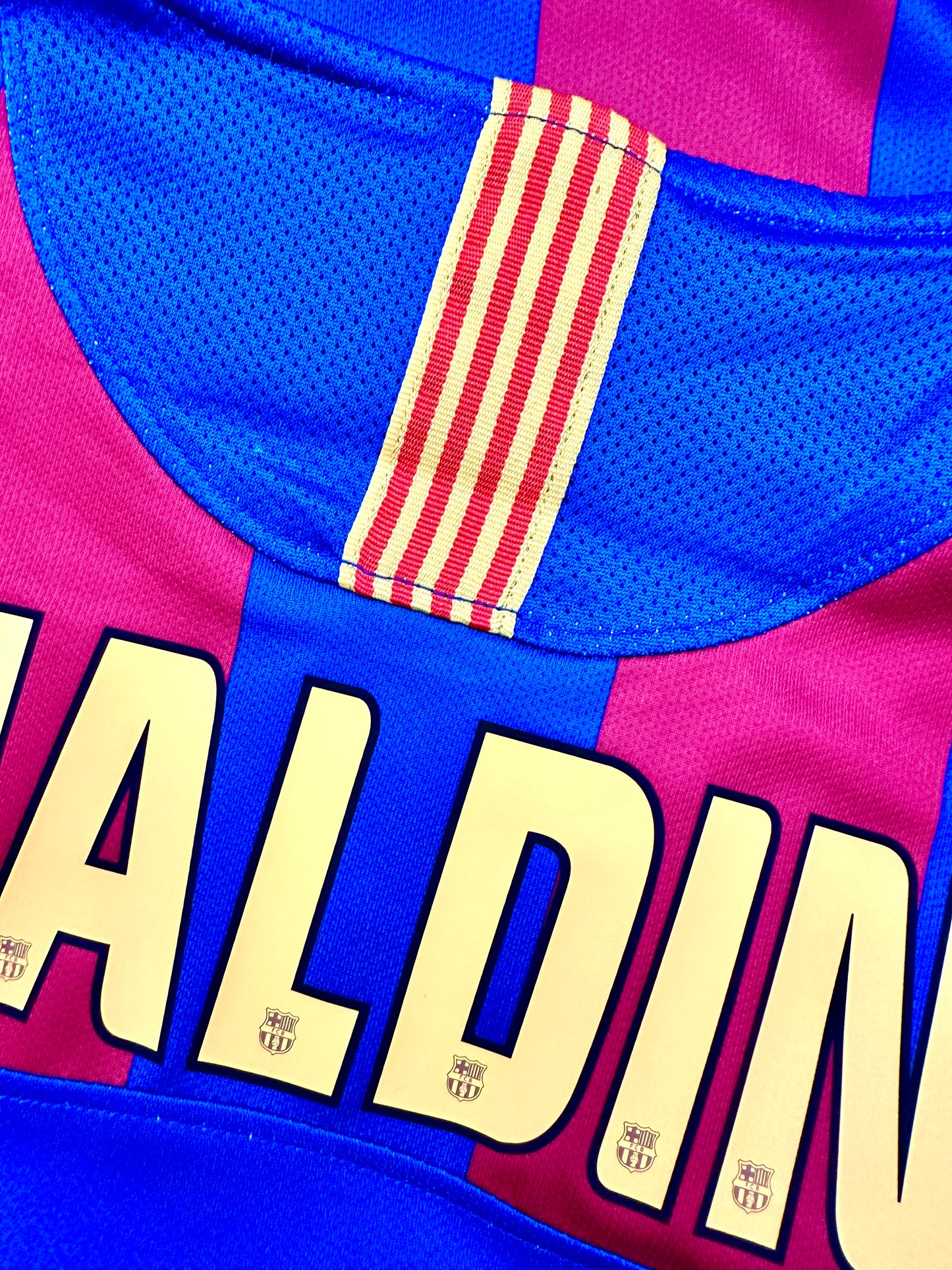 Jersey Retro Barcelona 2006 Local Manga Larga Ronaldinho Champions League ESPALDA