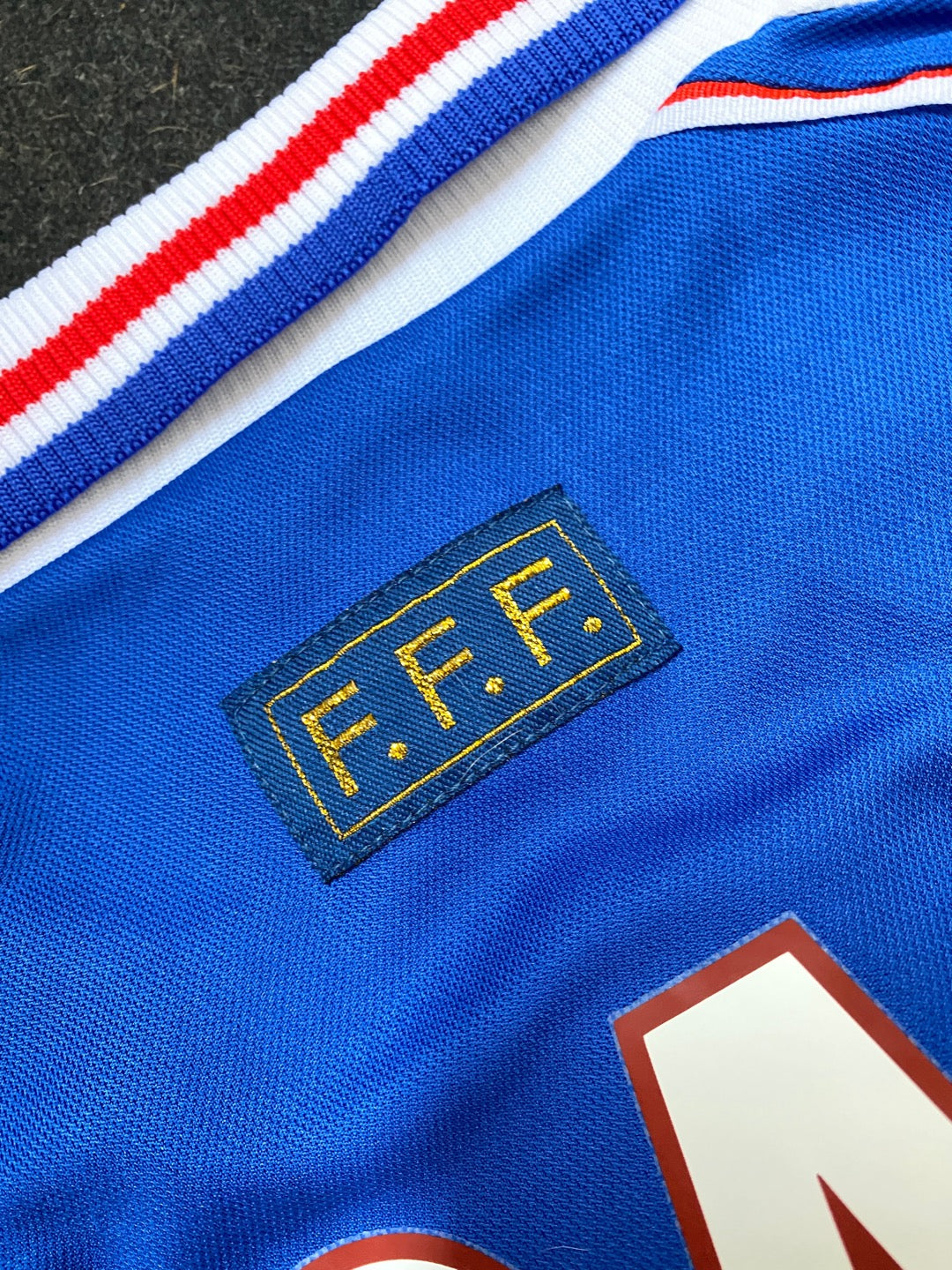 Jersey Retro Francia 1998 Local Zidane detalle espalda