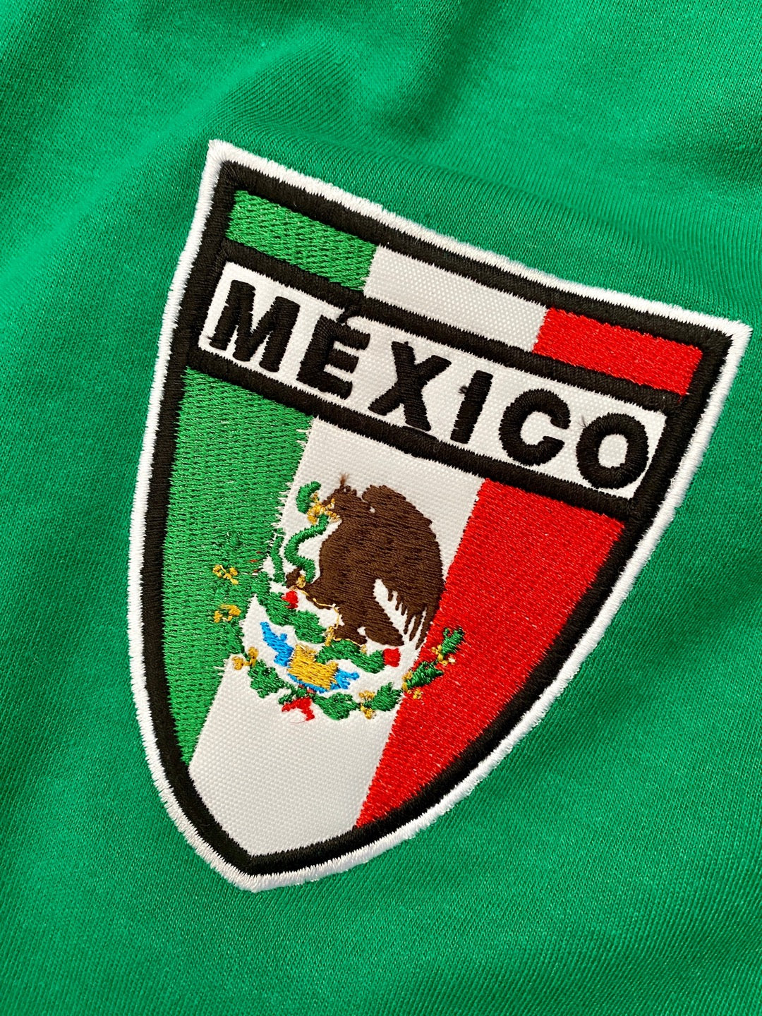 Jersey Retro México 1978 Local Manga Larga escudo