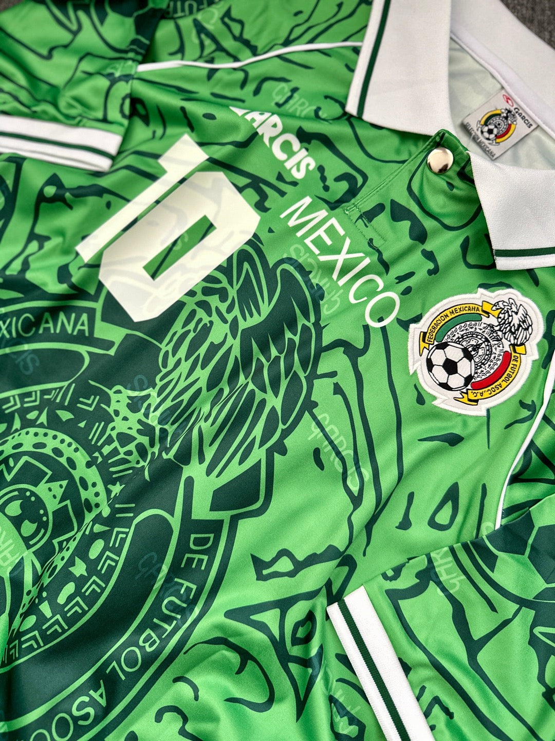 Jersey Retro México Confederaciones 1999 Local Cuauhtémoc Blanco detalle