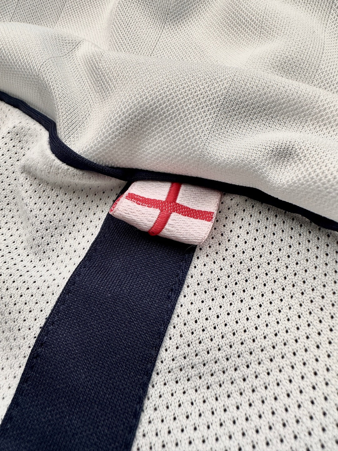 Jersey Retro Inglaterra 2002 Local Manga Larga Beckham espalda