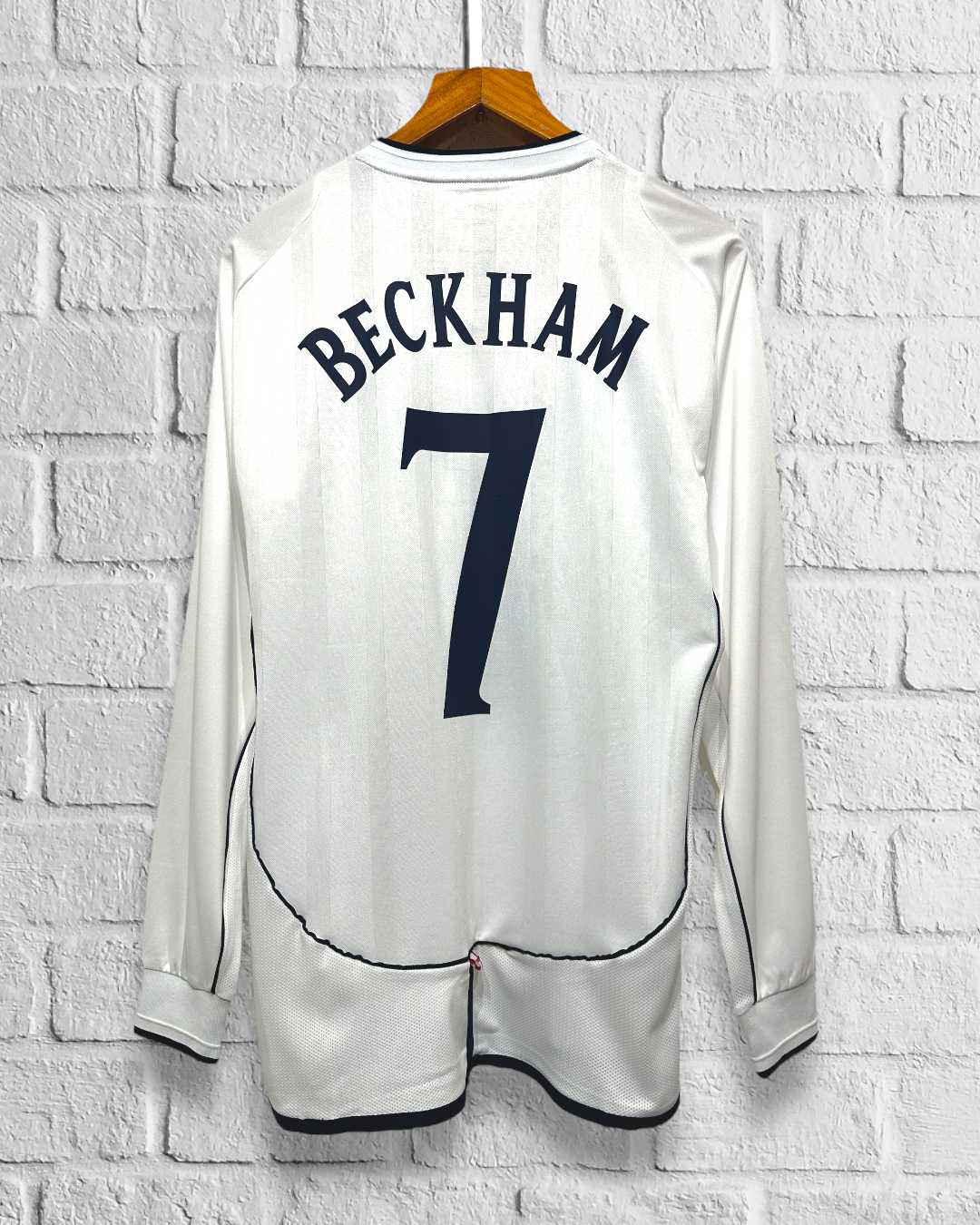 Jersey Retro Inglaterra 2002 Local Manga Larga Beckham dorsal