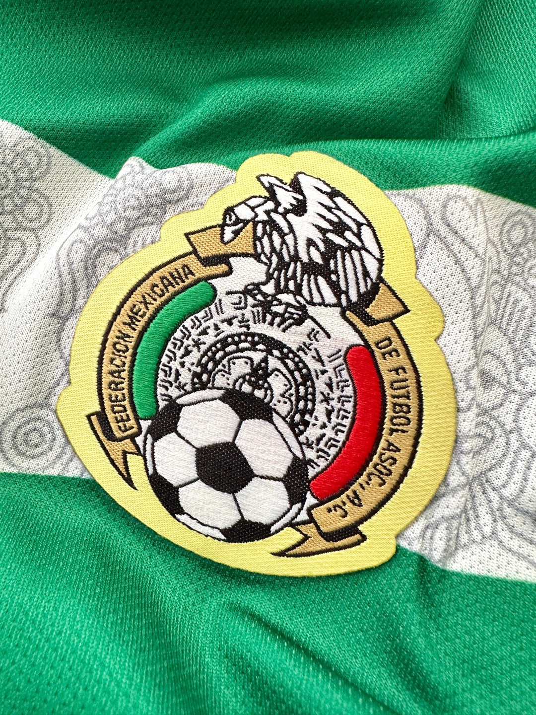 Jersey Retro México Copa Mundial 2006 Local Marquez escudo