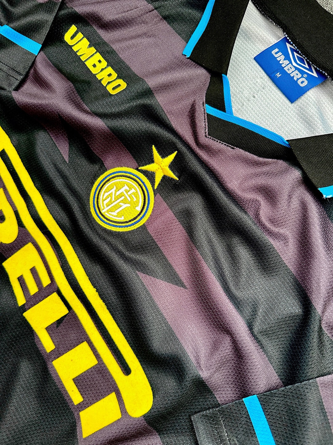 Jersey Retro Inter Milan 1997 1998 Visitante Ronaldo detalle