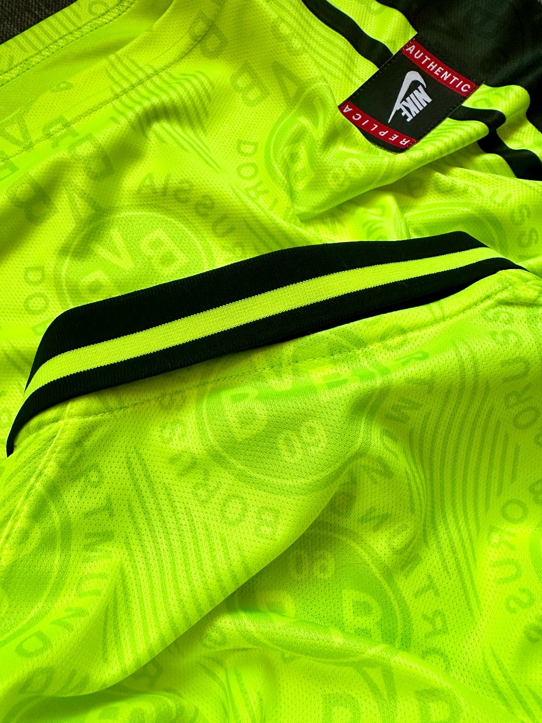 Jersey Retro Borussia Dortmund 1996 1997 Local