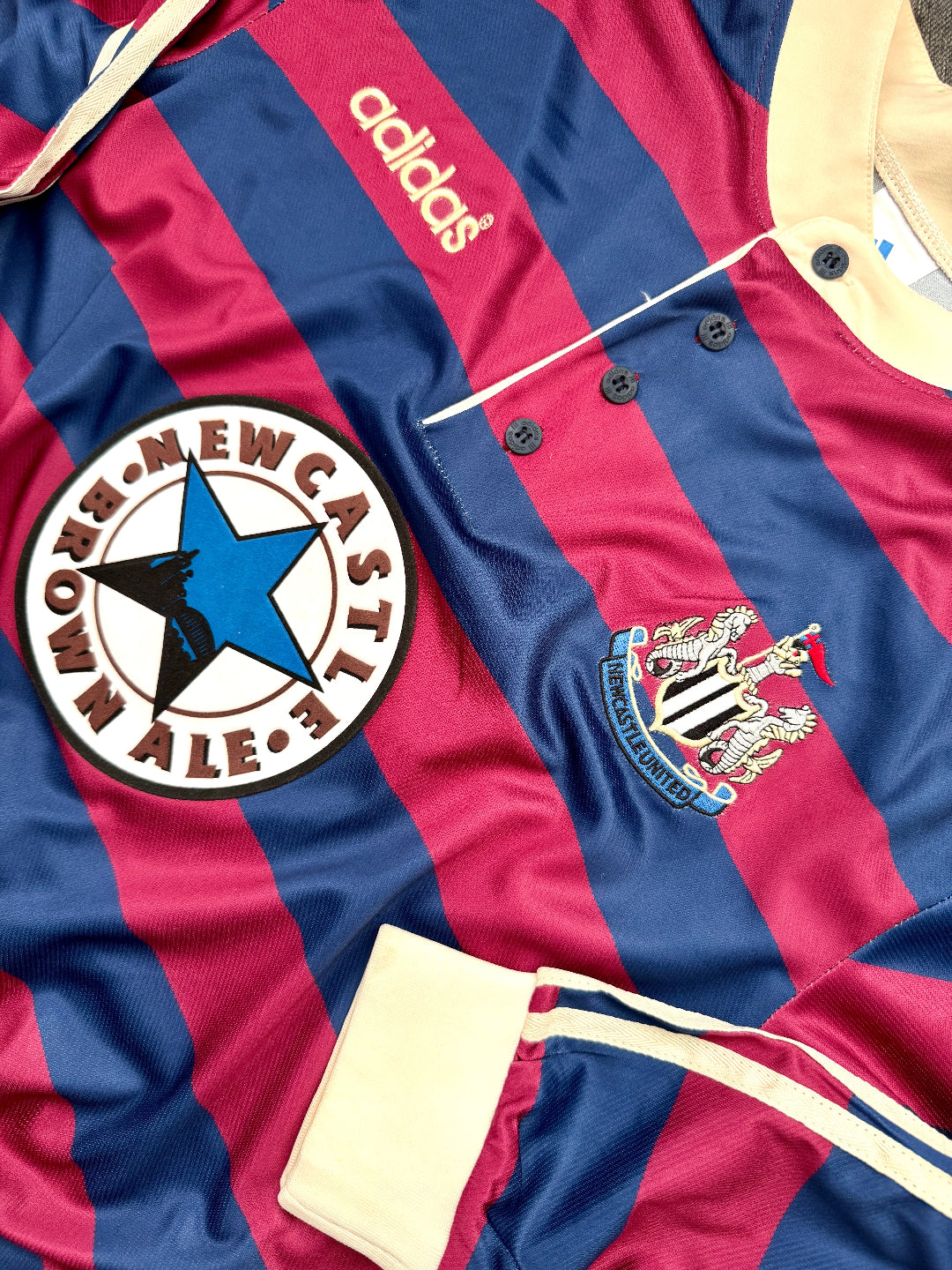 Jersey Retro Newcastle United 1995 1996 Visitante Manga Larga