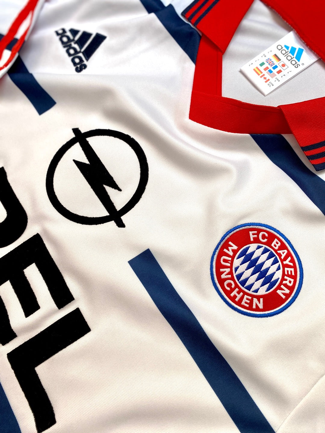 Jersey Retro Bayern Munich 1998 2000 Local DETALLE